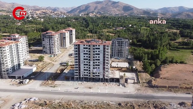 Deprem bölgesi Malatya'da ağır hasarlı binalar yıkıldı: İşte o anlar...