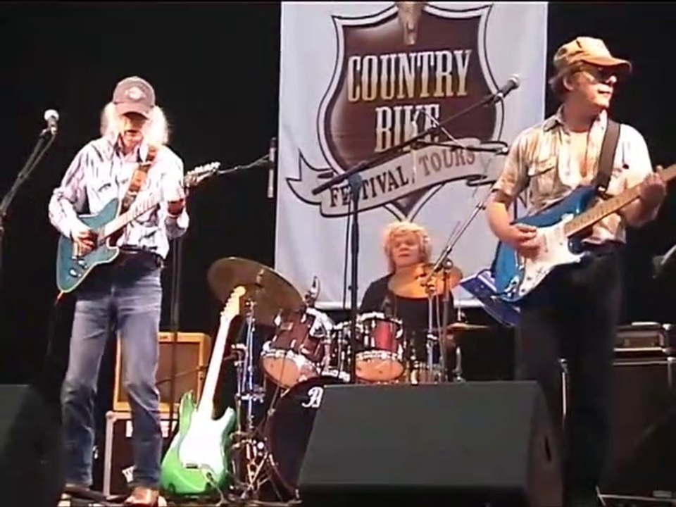 Crossroads, Winks featuring Patrick Baricault, live 2010.