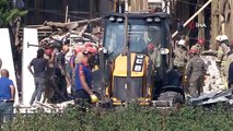 Beşiktaş'ta restorasyon yapılan binada çökme: Enkaz altında kalan şahıs 1 buçuk saatlik çalışmayla kurtarıldı