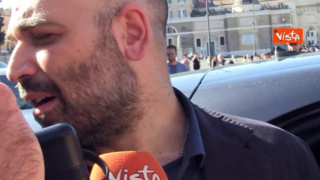 Saviano al funerale di Michela Murgia: Era la mia amica, non mi ha mai fatto sentire solo