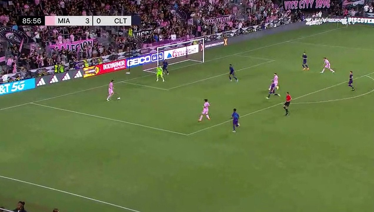 Messi does it again