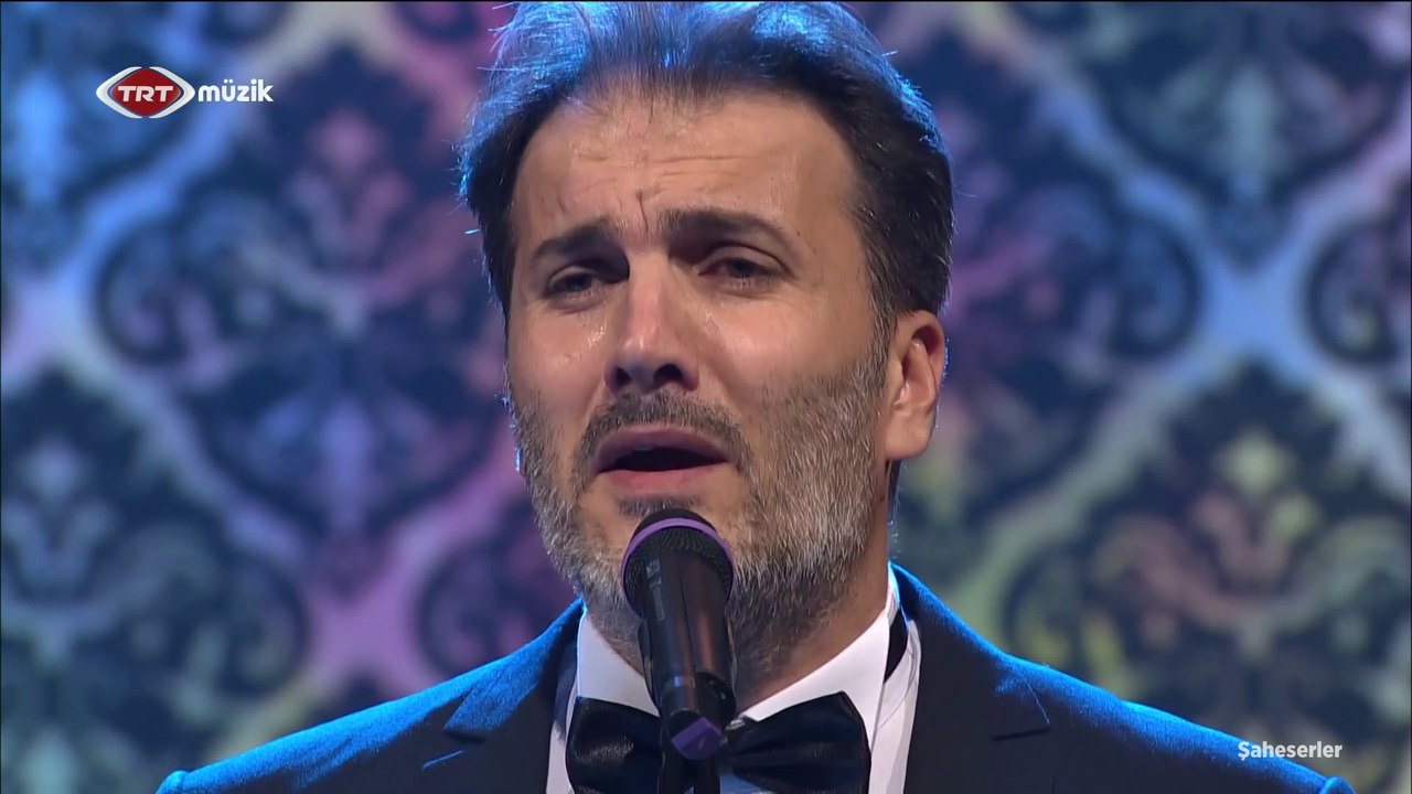 Gürsoy Dinçer  / Kalbim kanıyor durmadan en tatlı çağında