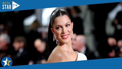 Iris Mittenaere recadre un abonné après un commentaire déplacé sur sa poitrine  Il faudrait appren