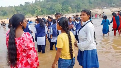 पानी में लड़कियों  dance  nagpurisong