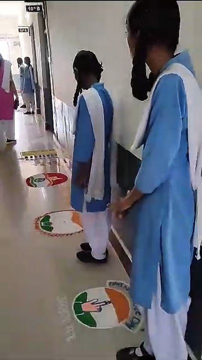 मतदाता जागरूकता अभियान अंतर्गत बच्चों ने बनाई म...