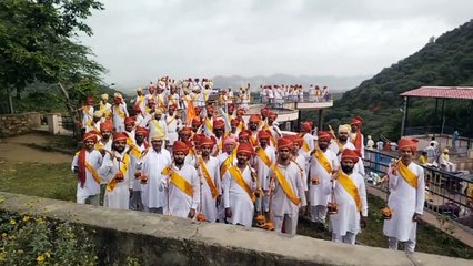 Kanwar Yatra:  अजमेर में नाचते-गाते निकले कांवडि़ए, गूंज रहे जयकारे...