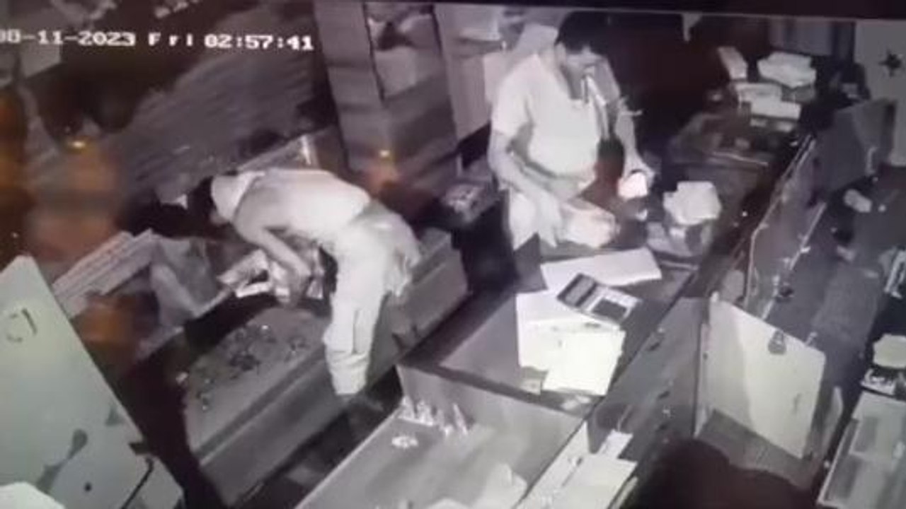 रायसेन: 4 करोड़ की ज्वेलर्स दुकान में चोरी, पुलिस गिरफ्त से दूर आरोपी