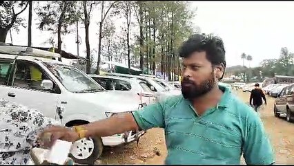 -ठेकेदार ने रसीद पर भी मूल किराया राशि मिटा दी, 50 के ले रहे 100 रुपए