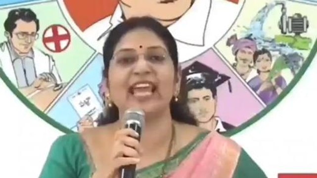 విశాఖ జిల్లా: పవన్ కళ్యాణ్ పవర్ స్టార్ కాదు... ఫ్లవర్ స్టార్ - వరుదు