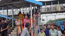 भीलवाड़ा से गुजरी राजस्थान की तीसरी वंदे भारत, ट्रायल ट्रेन को देखने उमड़े हजारों लोग