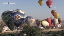 Figürlü sıcak hava balonları Kapadokya semalarında ilgi çekti