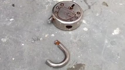 पश्चिमी चंपारण: देर रात तीन घरों में भीषण चोरी की घटी घटना, लाखों के गहने उड़ा ले गए चोर