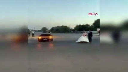 Gelin ve damadın etrafında drift attı