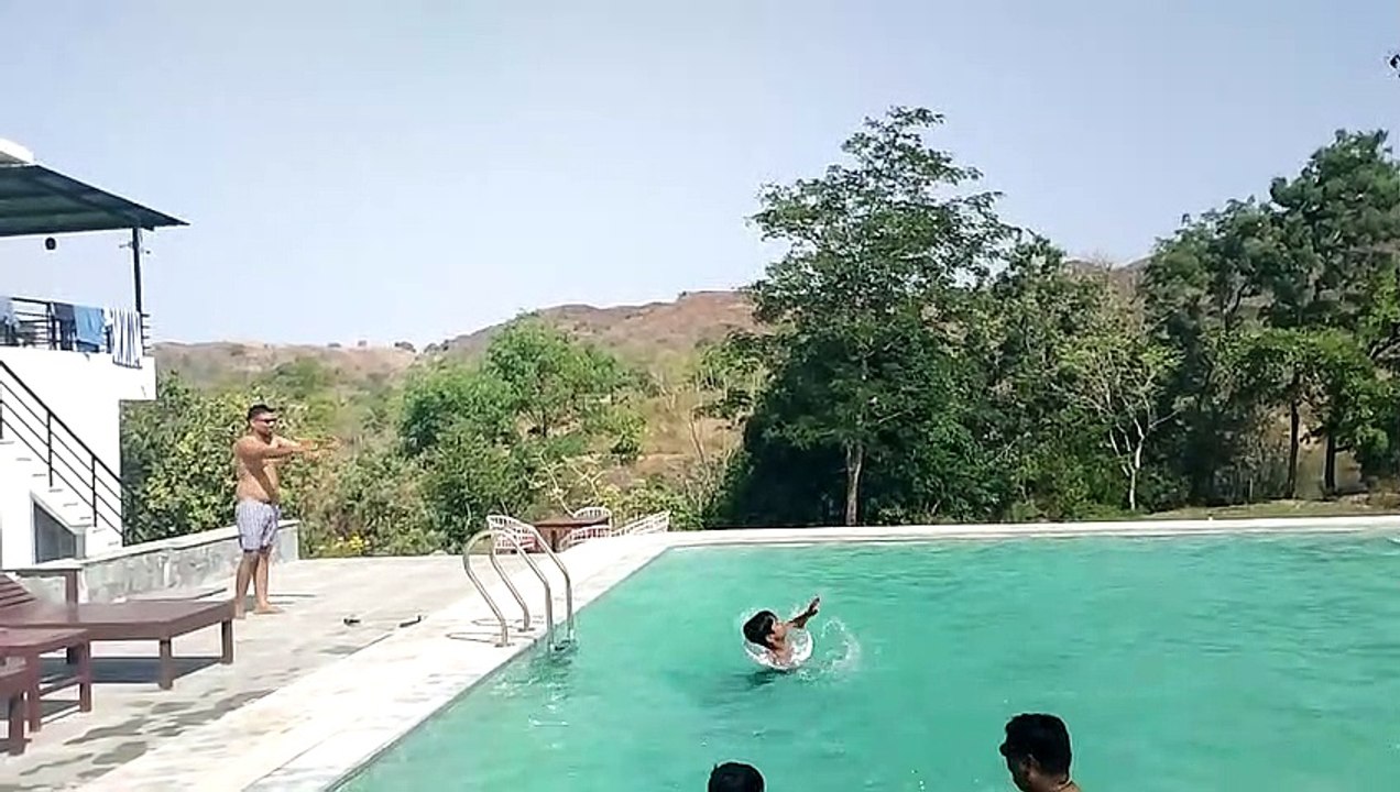 Fun Masti entertainment video dive in the swimming pool # water# swimming