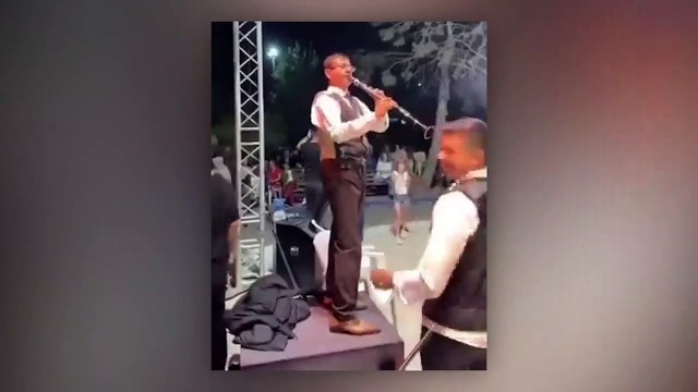 Özgür Özel ve Ekrem İmamoğlu'na benzerliğiyle dikkat çeken klarnetçi sosyal medyada gündem oldu.