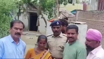 హనుమకొండ: ముంపు ప్రాంతాల ప్రజలకు నిత్యావసర సరుకులు పంపిణీ