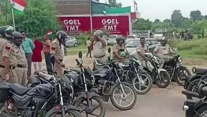 छतरपुर: निकाली गई भव्य तिरंगा यात्रा, SP अमित सांघी ने दिखाई हरी झंडी