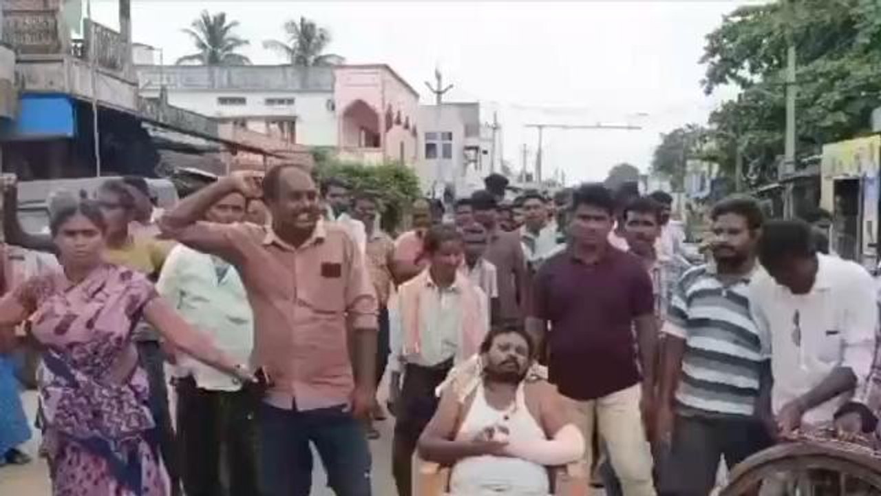 ఏలూరు జిల్లా: కర్రలు కత్తులతో దాడి చేశారు.. మహిళ ఆవేదన
