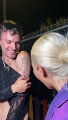 Bárbara Bandeira com fã