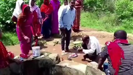 परासिया: दाल झिरिया के निर्माण कार्य का हुआ भूमिनपूजन, लोगों को मिलेगी सुविधाएं