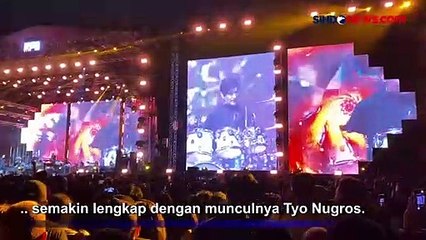 Aksi Tyo Nugros di Konser DEWA 19 Featuring All Stars Buat Penonton Histeris