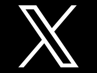 Bye bye l'oiseau bleu de Twitter. Elon Musk rebaptise le réseau social avec la lettre “X”