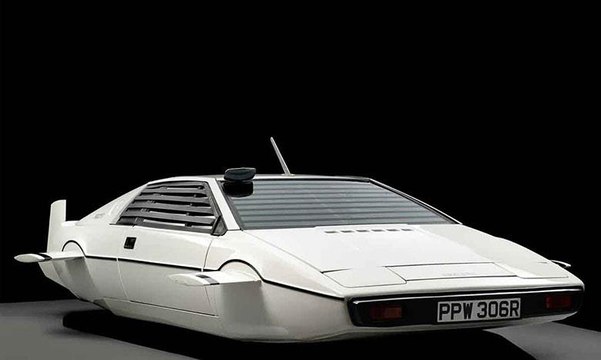 اشتريا حاوية بـ 100 دولار وباعاها لايلون ماسك بأكثر من 900 ألف دولار