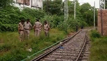 महिला का सिर व हाथ काटकर शव फेंका