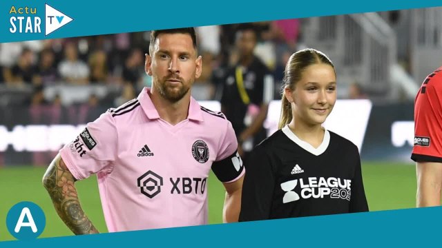 PHOTOS Harper Beckham La fille de David et Victoria star sur le terrain, elle éclipse Lionel Messi