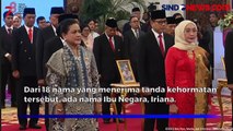 Ibu Negara Terima Bintang Republik Indonesia Adipradana dari Presiden Joko Widodo