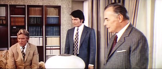 Le Chat à neuf queues Bande-annonce (DE)