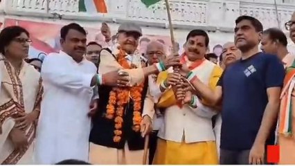 उज्जैन: उच्च शिक्षा मंत्री ने निकाली तिरंगा यात्रा, स्कूली बच्चों ने जमाया रंग