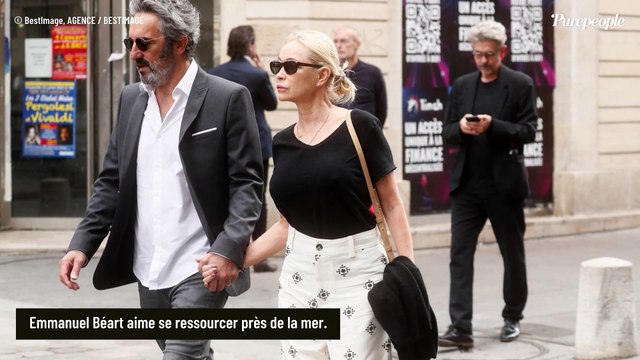 Emmanuelle Béart en vacances, teint hâlé : avec ses enfants, en bikini... son cadre idyllique pour lâcher prise