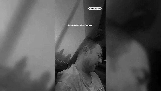 Serdar Ortaç, kendi şarkısını dinlerken gözyaşlarına boğuldu
