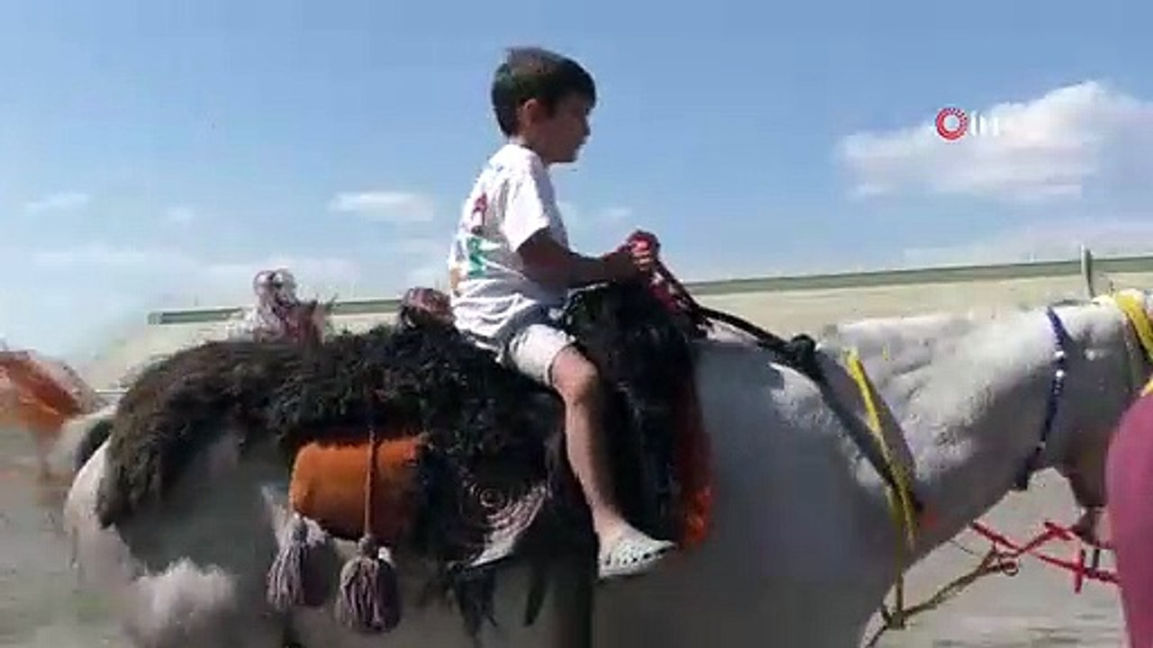 Ciritçiler tozu dumana kattı