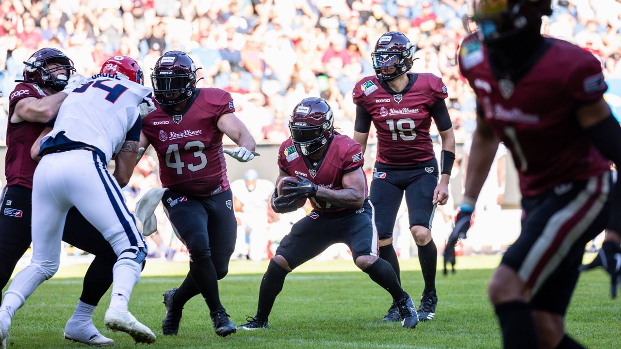 Vor mehr als 13.000 Zuschauern: Rhein Fire lässt Hamburg keine Chance