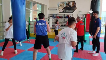 SAMSUN - Baba ve oğlu boksta şampiyonlar yetiştirmek için omuz omuza çalışıyor