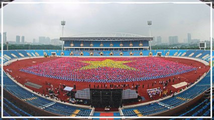 5.000 Yogis versammeln sich in Stadion in Hanoi