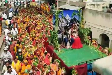 त्रिपोलिया मंदिर की निकली कलश यात्रा, देखें वीडियो