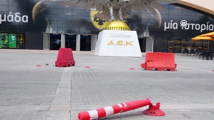 UEFA, Atina'da futbol taraftarının öldürülmesinin ardından AEK - Dinamo Zagreb maçını erteledi