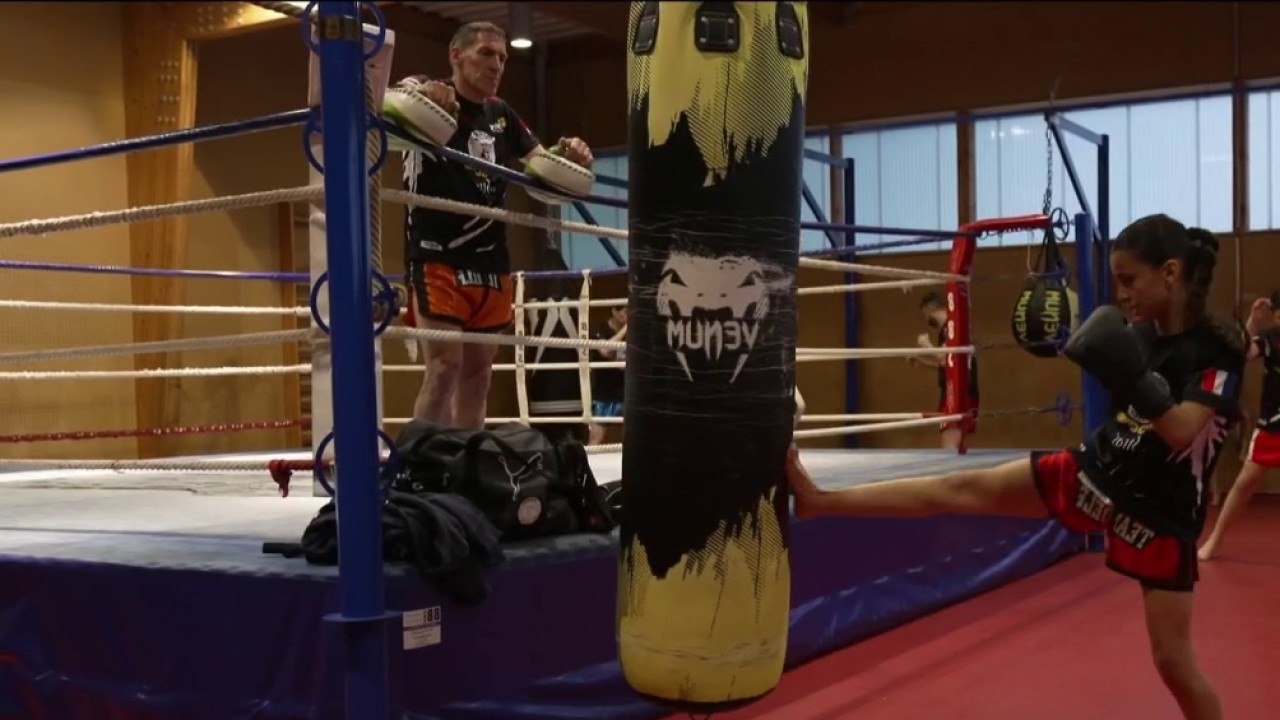 Boxe Thaï - Aya, championne du ring à 12 ans