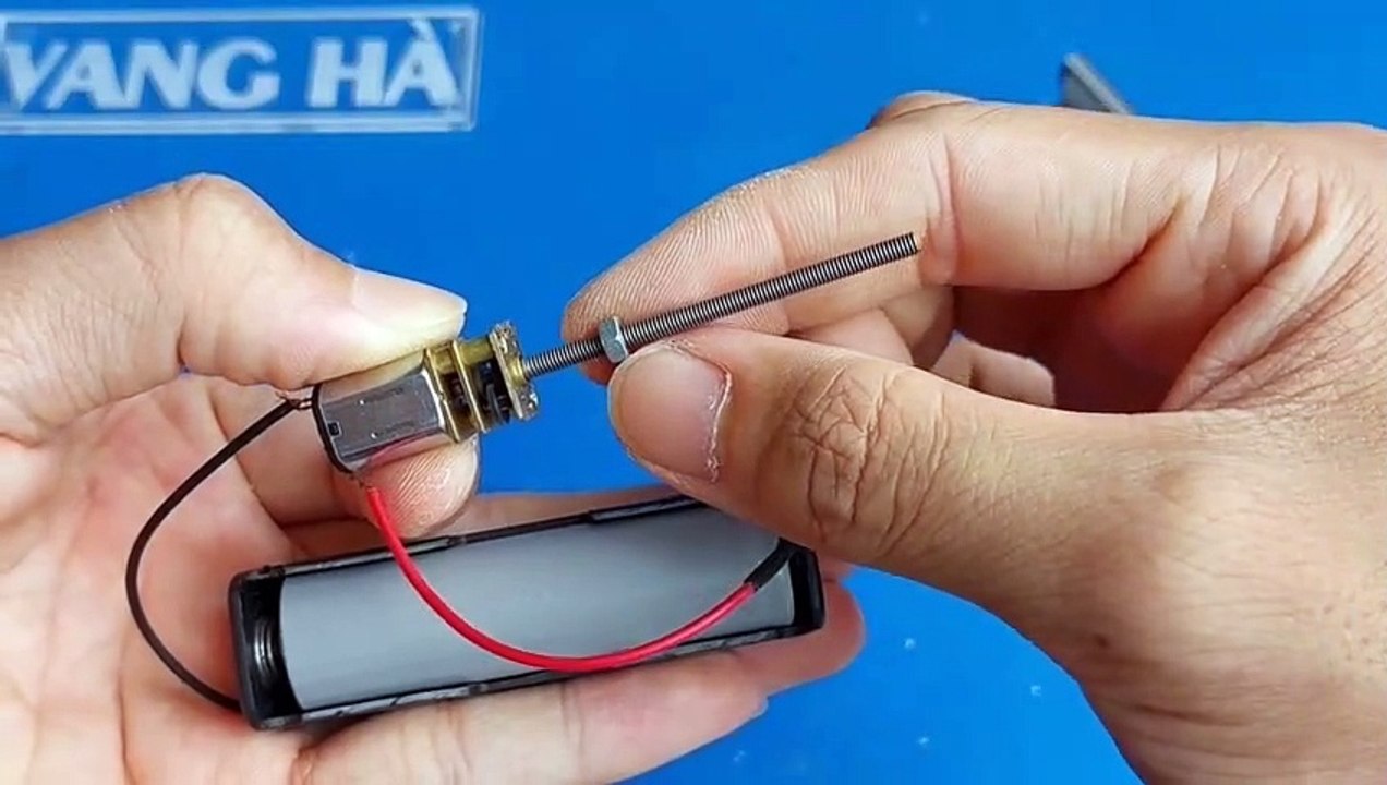 HANDMADE MACHINE
