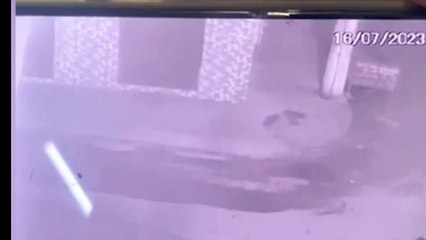 Câmera registrou momento em que irmão de blogueira é perseguido por atirador no bairro do Uruguai, em Salvador