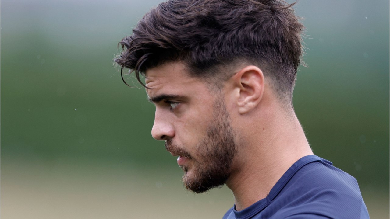 VOICI : Coupe du monde de rugby : Romain Ntamack blessé, le joueur du XV de France déclare forfait