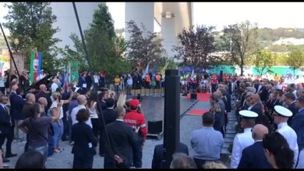 Un minuto di silenzio per le 43 vittime del Ponte Morandi
