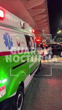 #Preliminar Tres mujeres resultaron lesionadas tras terminar impactadas en su automóvil contra un pilar de la línea tres del tren ligero, entre ellas una embarazada #GuardiaNocturna