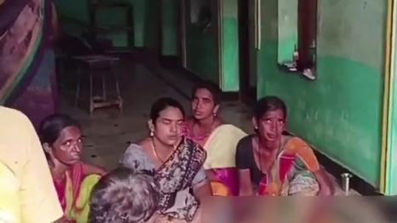 నంద్యాల జిల్లా: ఫ్యానుకు ఉరి వేసుకుని మహిళ ఆత్మహత్య