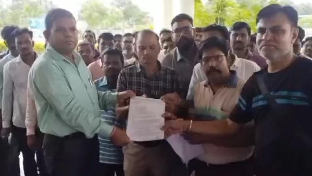 अलीराजपुर: सहकारी समिति संघ ने रैली निकाल सौंपा ज्ञापन,रखी यह मांग