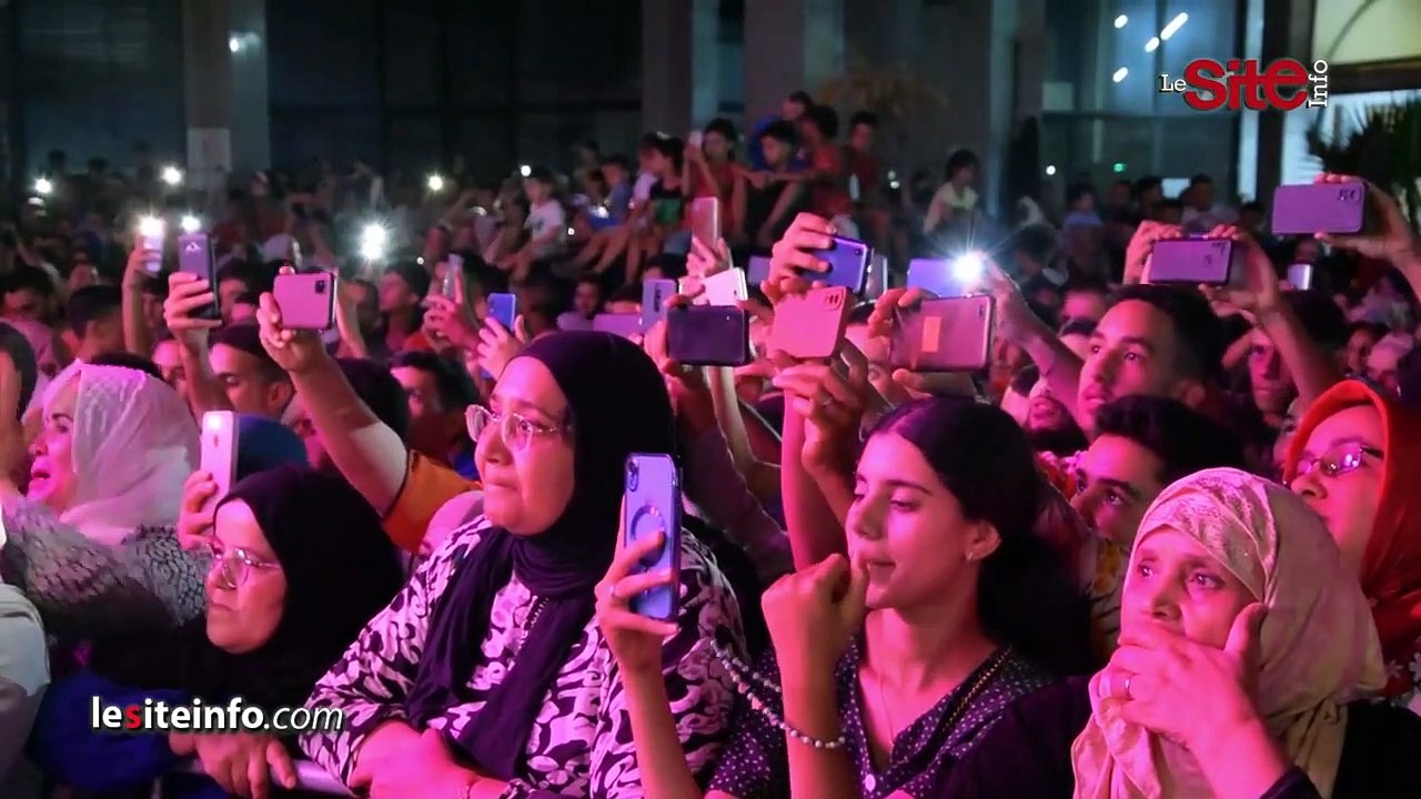سعيد ولد الحوات يلهب حماس جماهيره في سهرة فنية بمراكش