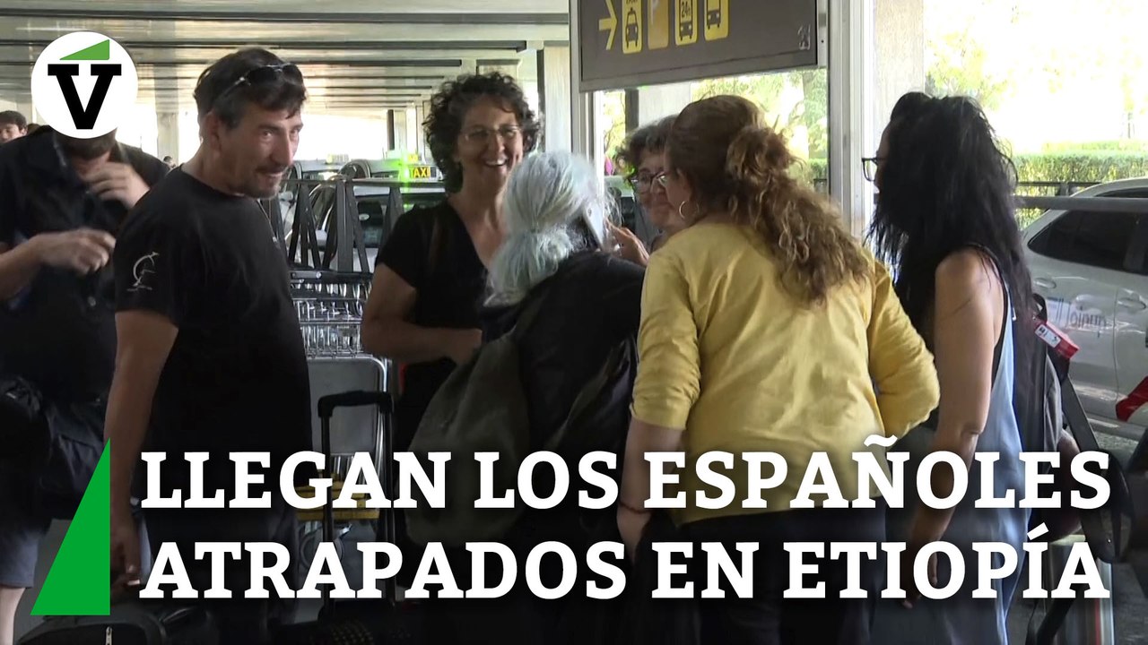 Aterrizan en Barajas seis de los 18 turistas españoles atrapados en Etiopía